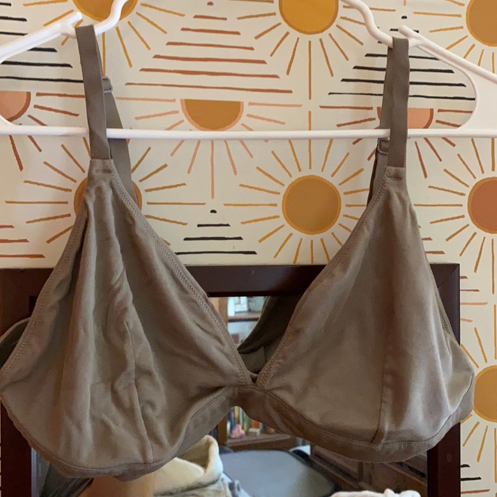 MeUndies Early grey triangle bralette NWOT